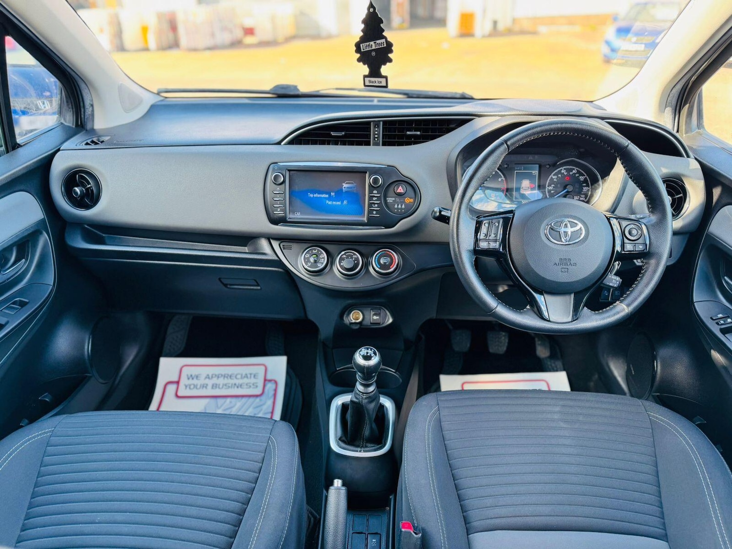 Used Toyota Yaris 2017 for sale - 76031520: Photo 6