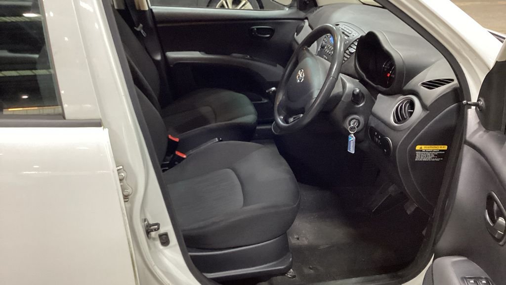 Used Hyundai i10 2014 for sale - 77188718: Photo 15