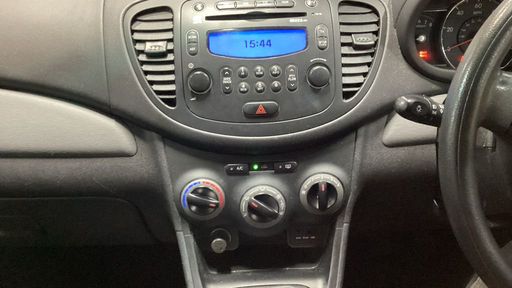 Used Hyundai i10 2014 for sale - 77188718: Photo 17