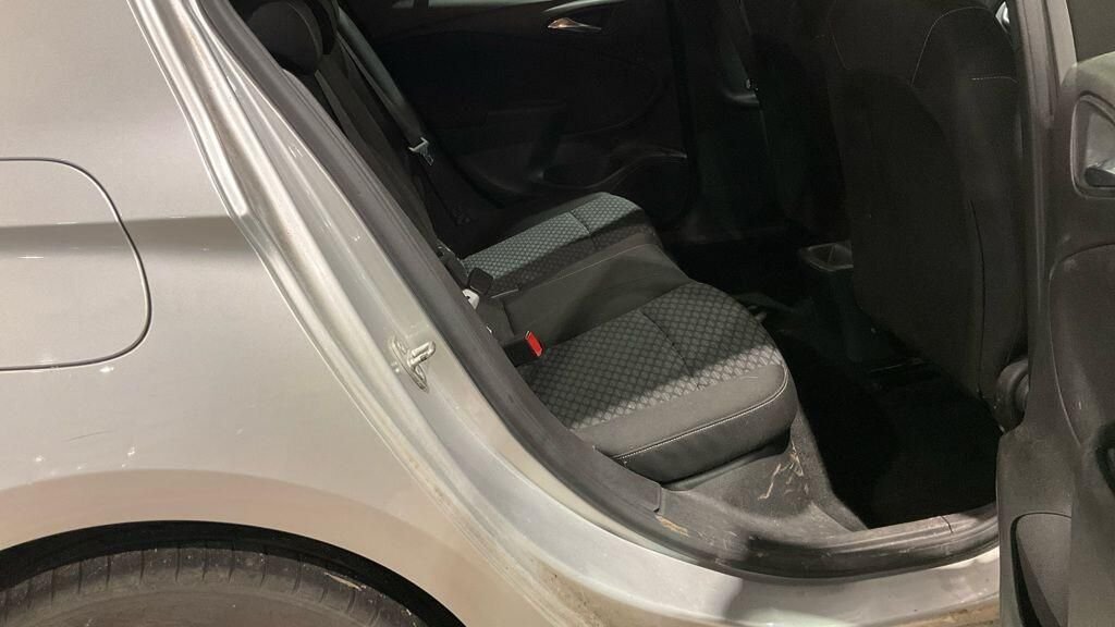 Used Vauxhall Astra 2017 for sale - 77147793: Photo 8