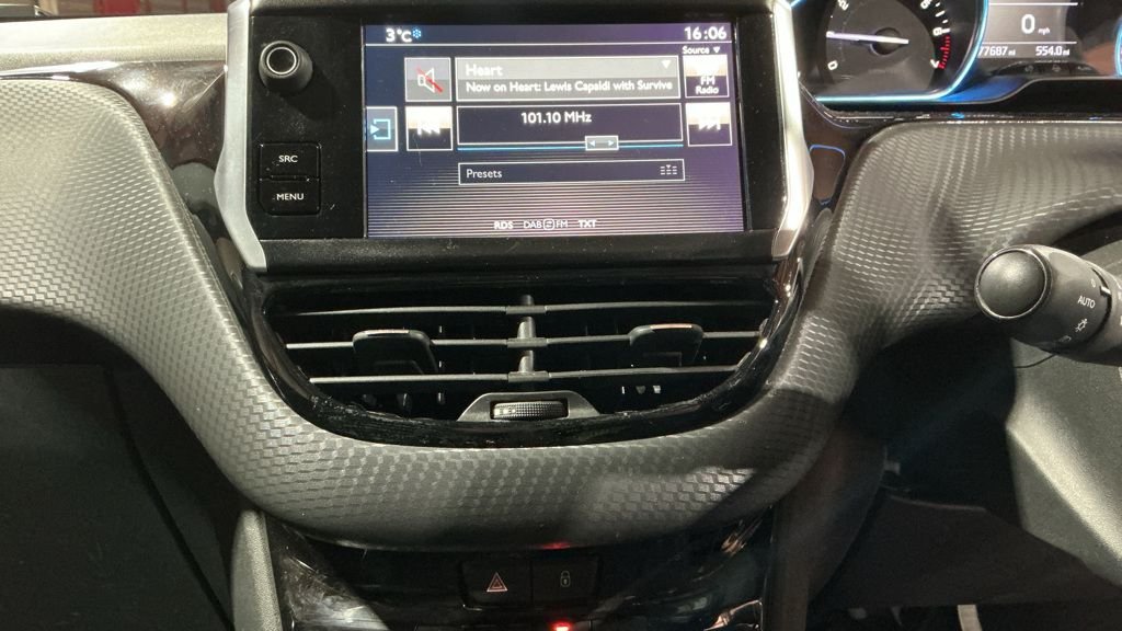 Used Peugeot 2008 2017 for sale - 77153640: Photo 3