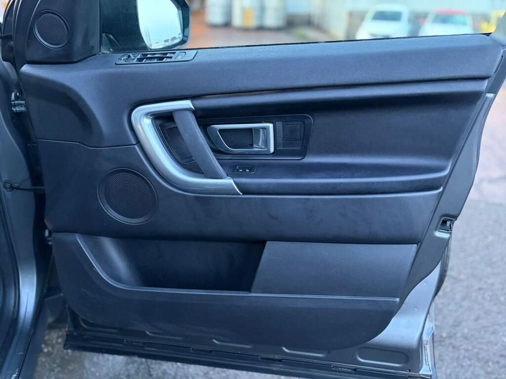 Used Land Rover Discovery Sport 2017 for sale - 77147822: Photo 25