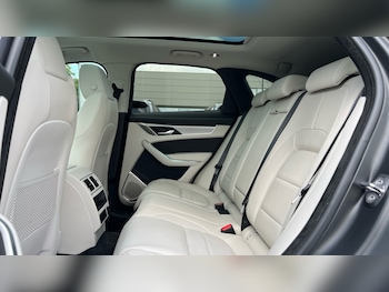 Used Jaguar F-Pace 2023 for sale - 75615125: Photo
