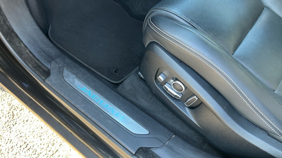Used Jaguar F-Pace 2021 for sale - 76168692: Photo 22