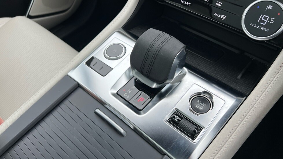 Used Jaguar F-Pace 2024 for sale - 76116765: Photo 13