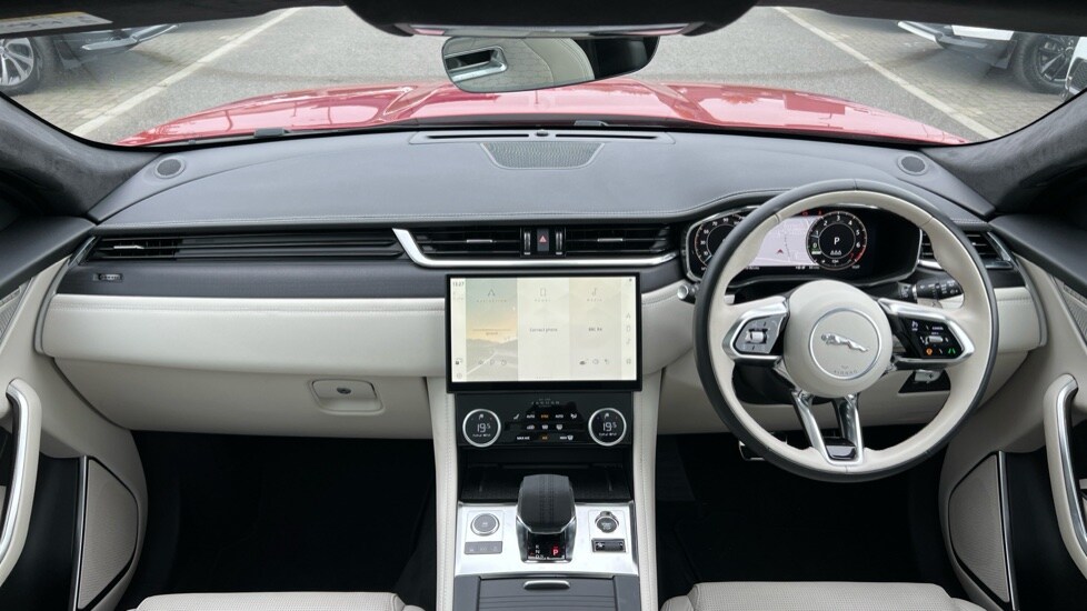 Used Jaguar F-Pace 2024 for sale - 76116765: Photo 9