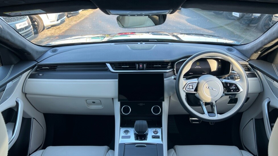 Used Jaguar F-Pace 2024 for sale - 76766254: Photo 9