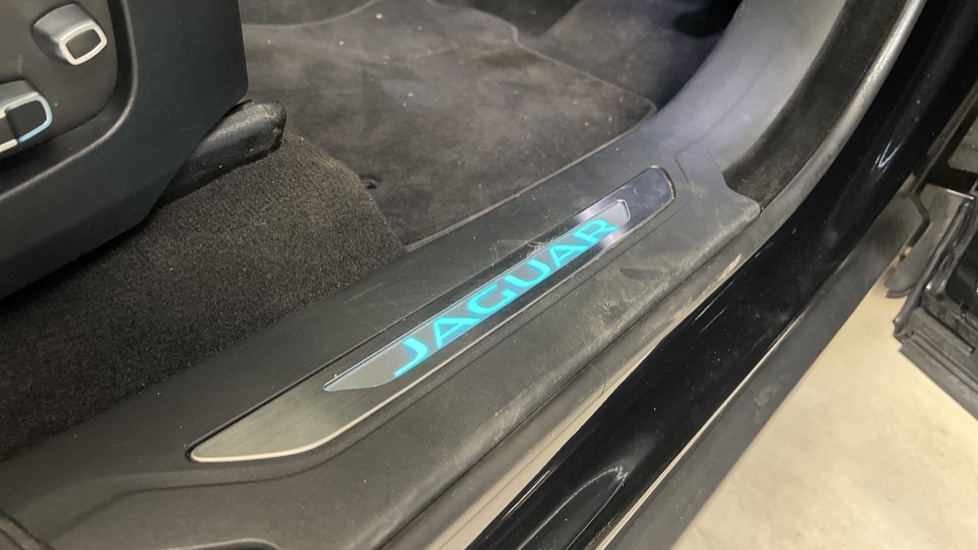 Used Jaguar F-Pace 2021 for sale - 76161315: Photo 38