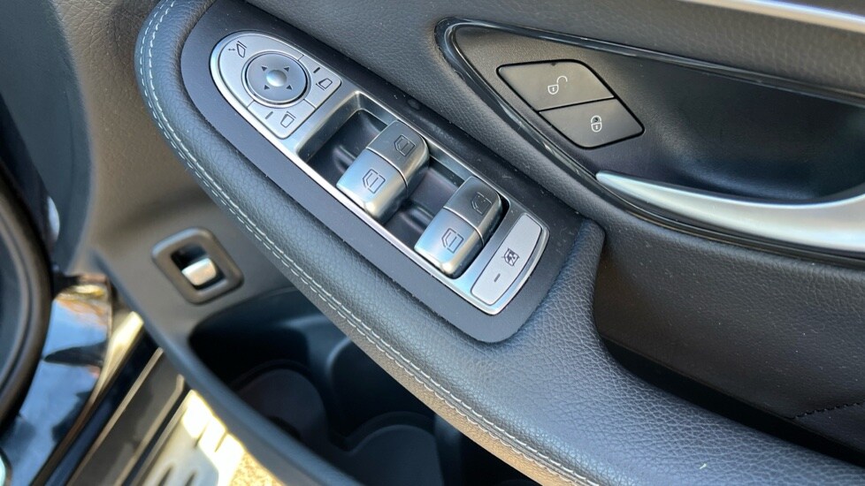 Used Mercedes-Benz GLC 2019 for sale - 76552476: Photo 57