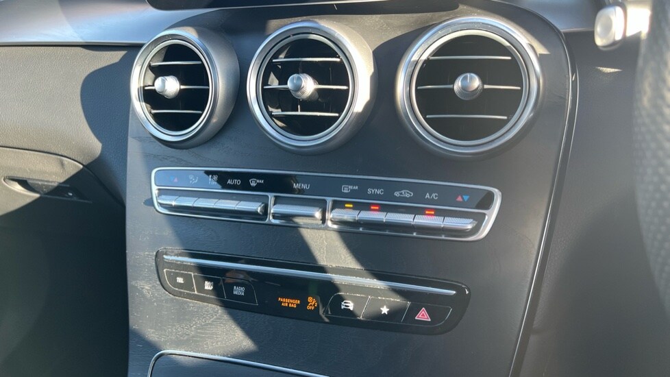 Used Mercedes-Benz GLC 2019 for sale - 76552476: Photo 64