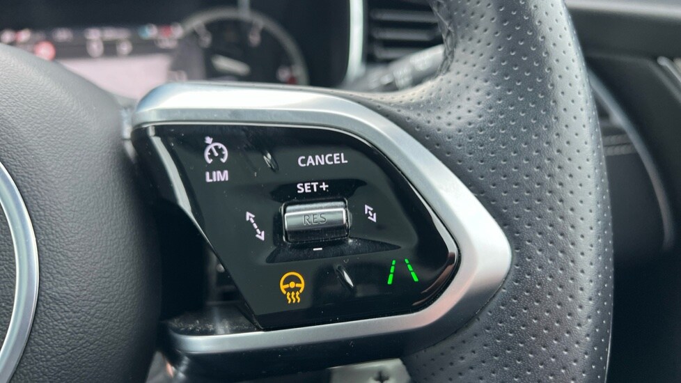 Used Jaguar F-Pace 2022 for sale - 76872941: Photo 53