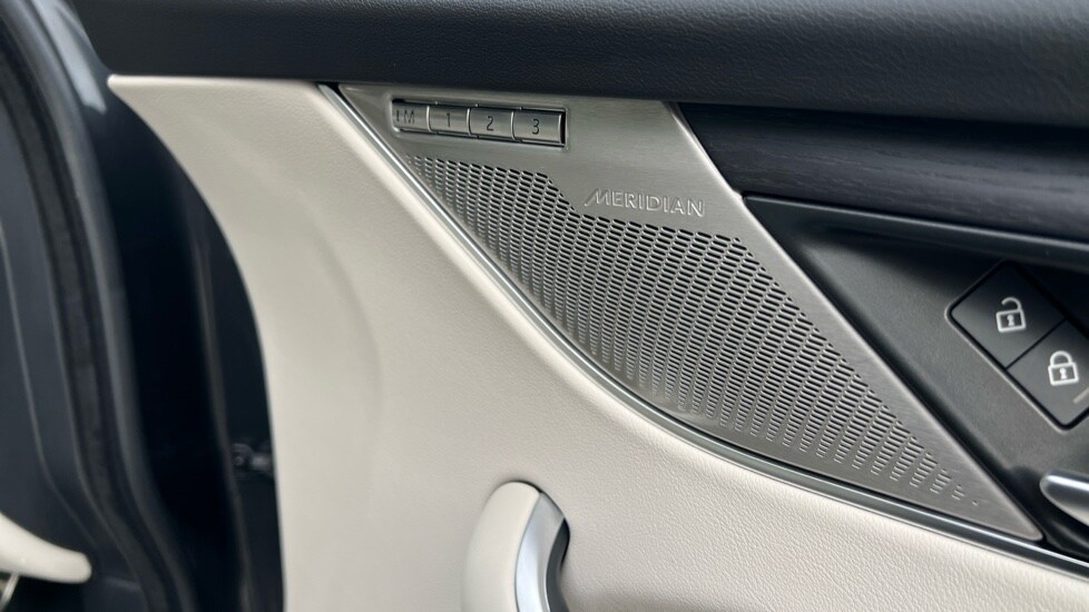 Used Jaguar F-Pace 2024 for sale - 76297671: Photo 23