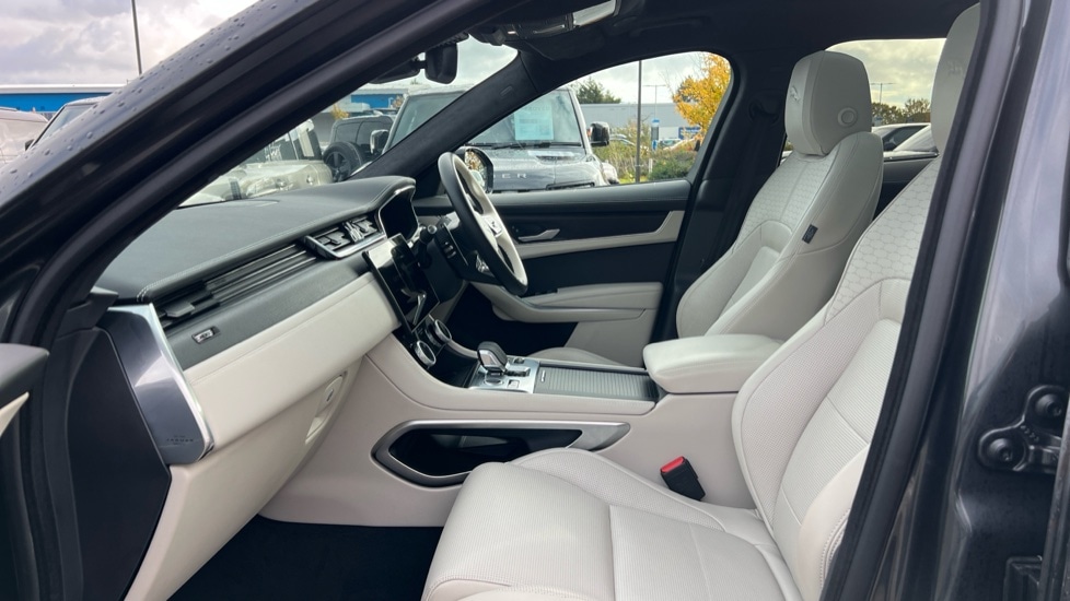 Used Jaguar F-Pace 2024 for sale - 76297671: Photo 3