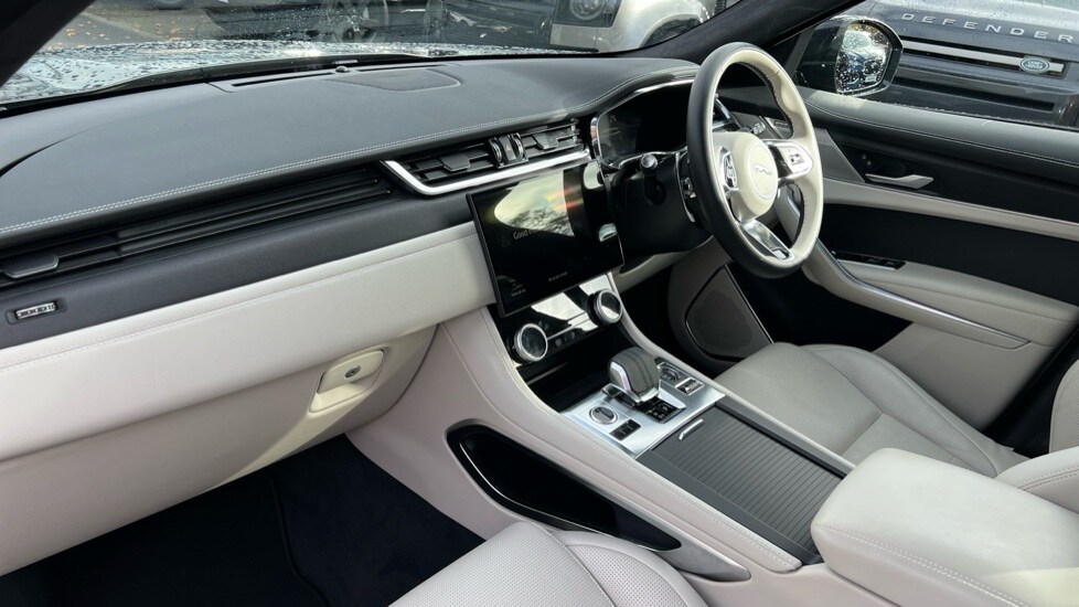 Used Jaguar F-Pace 2024 for sale - 76297671: Photo 31