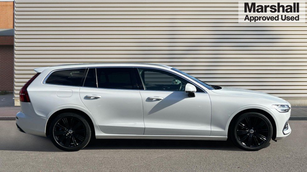 Used Volvo V60 2021 for sale - 75959707: Photo 2