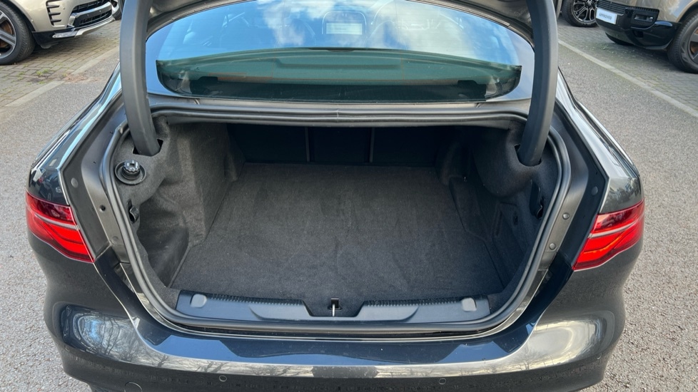 Used Jaguar XE 2022 for sale - 77071038: Photo 10