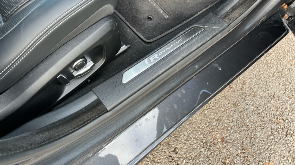 Used Jaguar XE 2022 for sale - 77071038: Photo 25