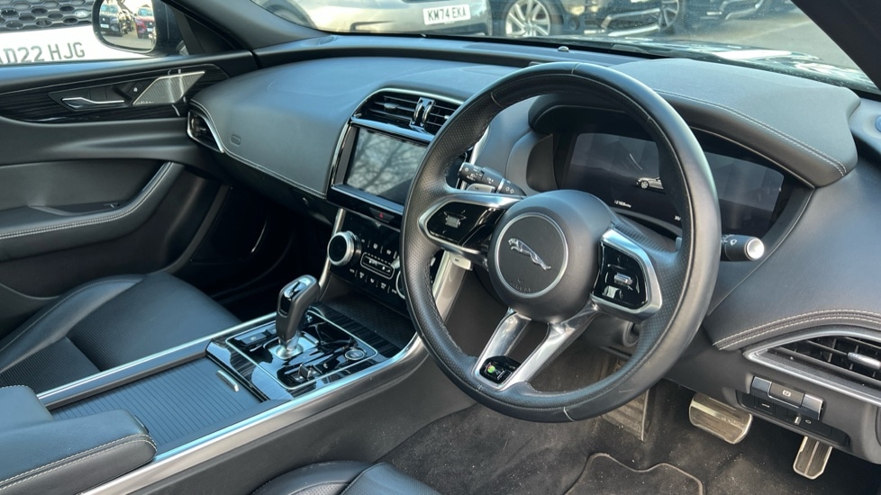 Used Jaguar XE 2022 for sale - 77071038: Photo 32