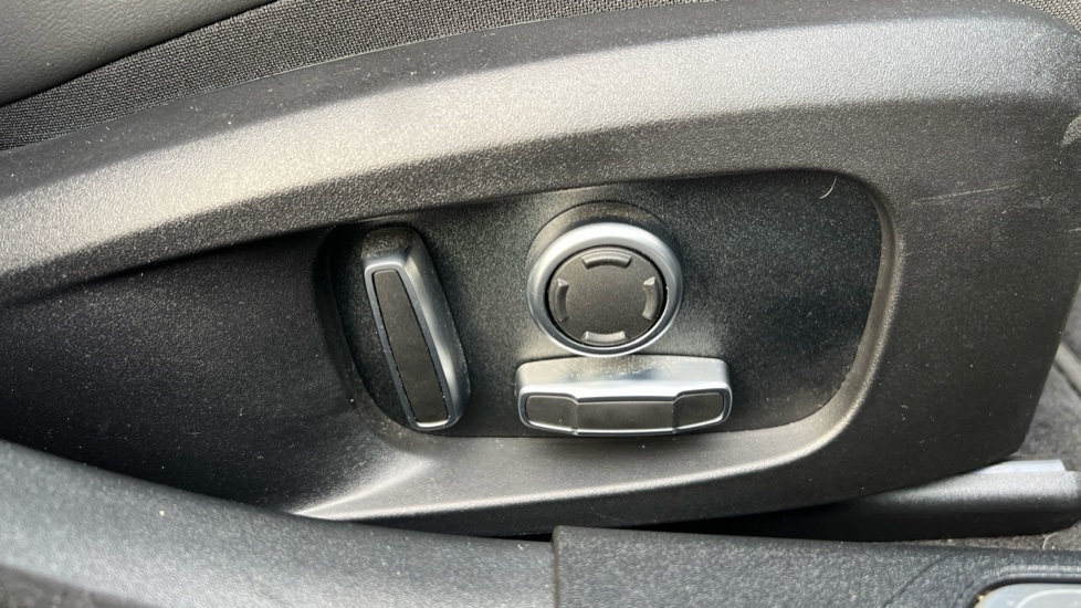 Used Jaguar XE 2022 for sale - 77071038: Photo 35