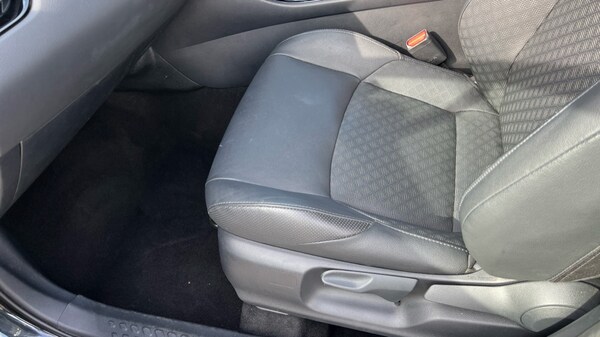 Used Toyota C-HR 2022 for sale - 76062237: Photo 31