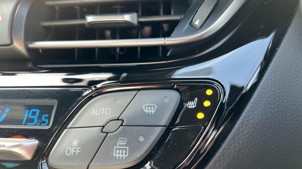 Used Toyota C-HR 2022 for sale - 76062237: Photo 33