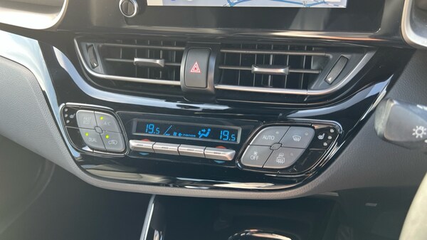 Used Toyota C-HR 2022 for sale - 76062237: Photo 51