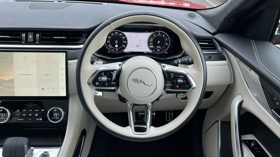 Used Jaguar F-Pace 2024 for sale - 76888739: Photo 15