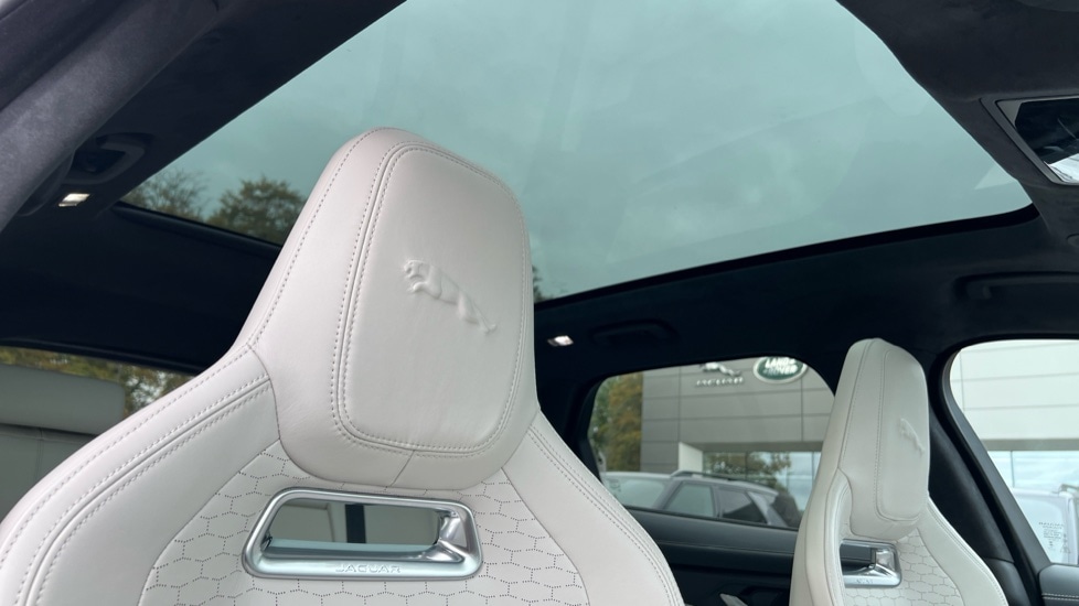 Used Jaguar F-Pace 2024 for sale - 76888739: Photo 22