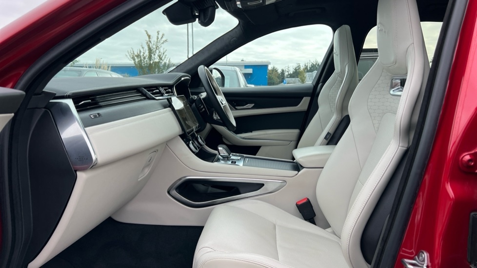 Used Jaguar F-Pace 2024 for sale - 76888739: Photo 3