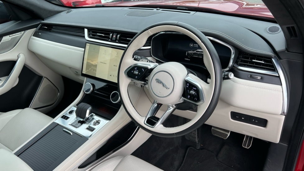 Used Jaguar F-Pace 2024 for sale - 76888739: Photo 32