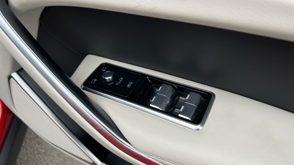 Used Jaguar F-Pace 2024 for sale - 76888739: Photo 50