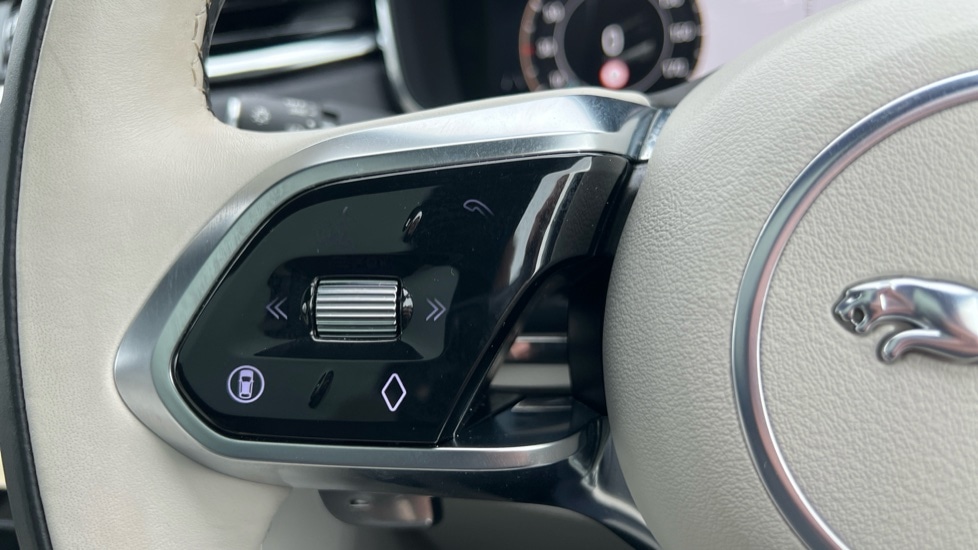 Used Jaguar F-Pace 2024 for sale - 76888739: Photo 60