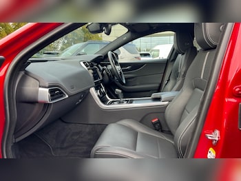 Used Jaguar XE 2023 for sale - 76265488: Photo