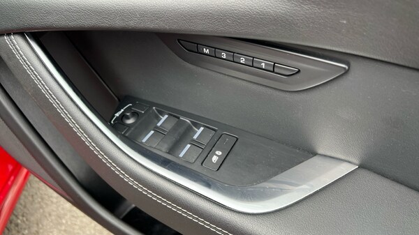 Used Jaguar XE 2023 for sale - 76265488: Photo 47