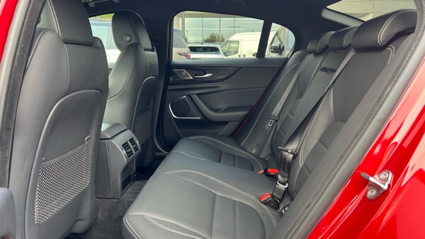 Used Jaguar XE 2023 for sale - 76265488: Photo 4