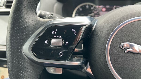 Used Jaguar XE 2023 for sale - 76265488: Photo 57
