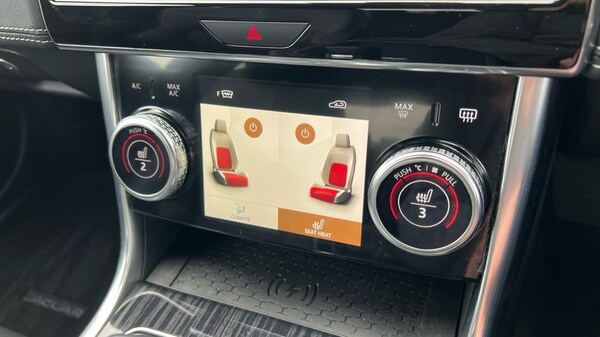 Used Jaguar XE 2023 for sale - 76265488: Photo 64