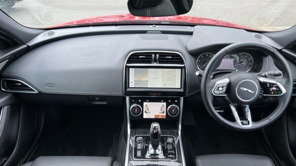 Used Jaguar XE 2023 for sale - 76265488: Photo 9