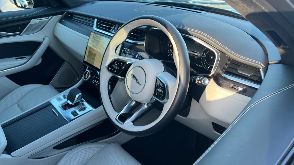 Used Jaguar F-Pace 2024 for sale - 76874668: Photo 32