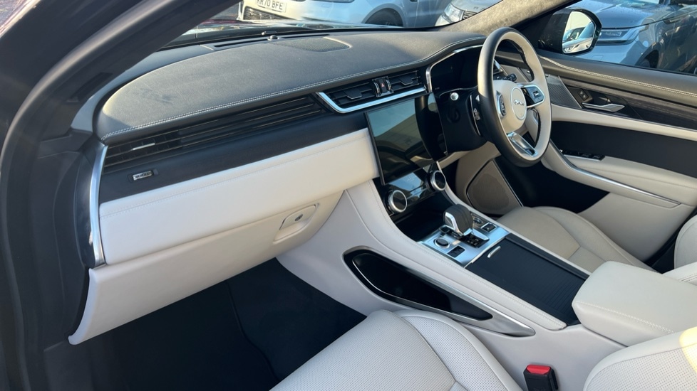 Used Jaguar F-Pace 2024 for sale - 76874668: Photo 33