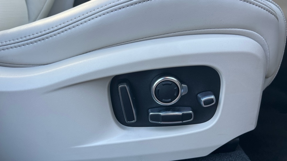 Used Jaguar F-Pace 2024 for sale - 76874668: Photo 38