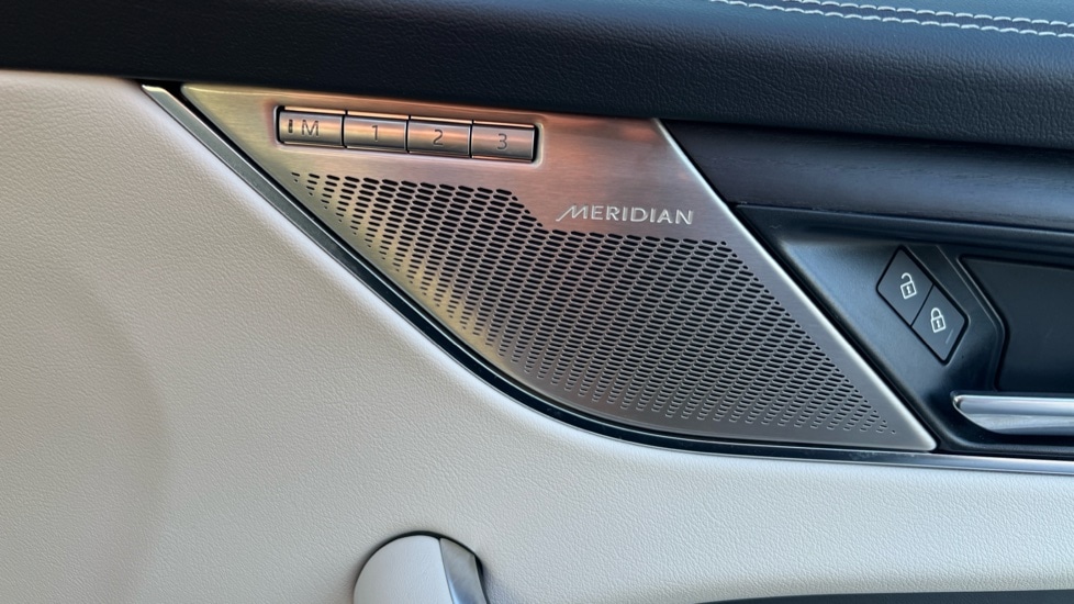 Used Jaguar F-Pace 2024 for sale - 76874668: Photo 49