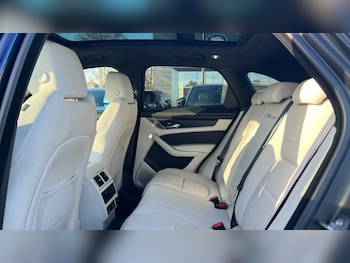 Used Jaguar F-Pace 2024 for sale - 76874668: Photo