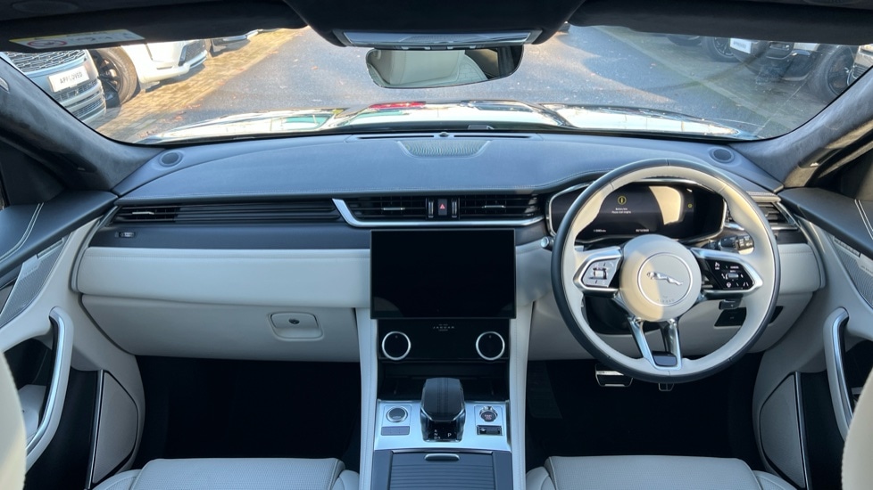 Used Jaguar F-Pace 2024 for sale - 76874668: Photo 9