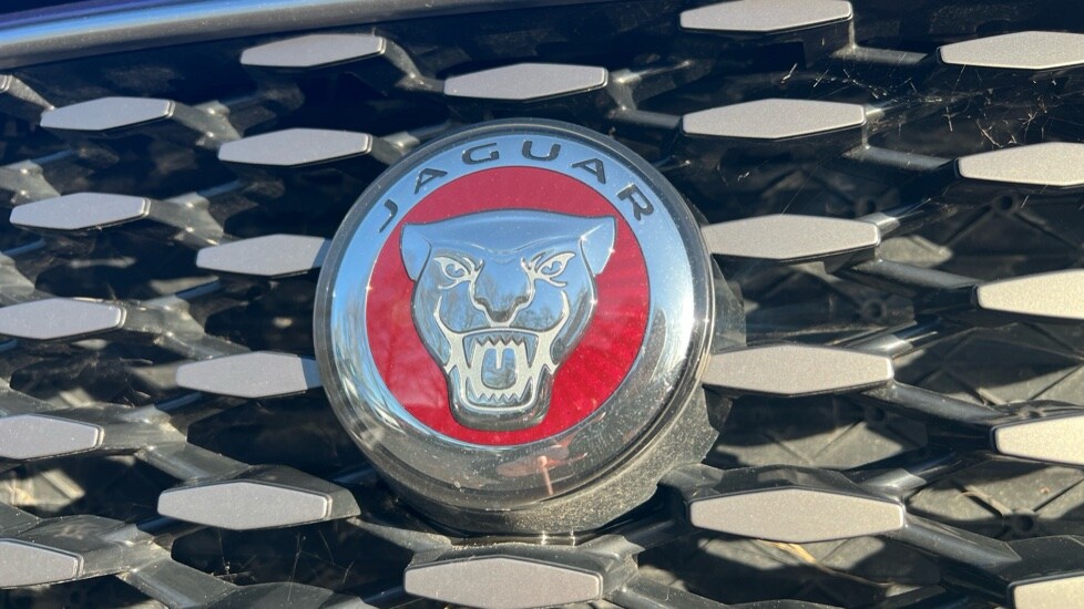 Used Jaguar F-Pace 2022 for sale - 76874662: Photo 23