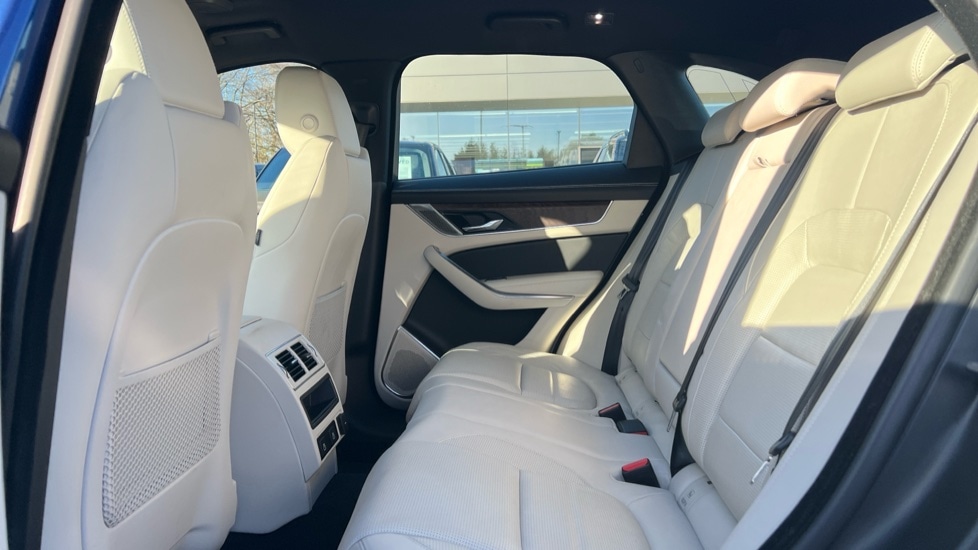 Used Jaguar F-Pace 2022 for sale - 76874662: Photo 4