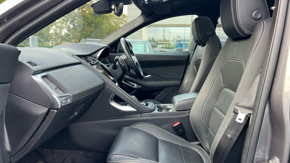 Used Jaguar E-Pace 2022 for sale - 76871334: Photo 3