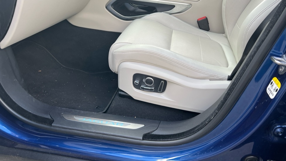 Used Jaguar F-Pace 2021 for sale - 76161366: Photo 32