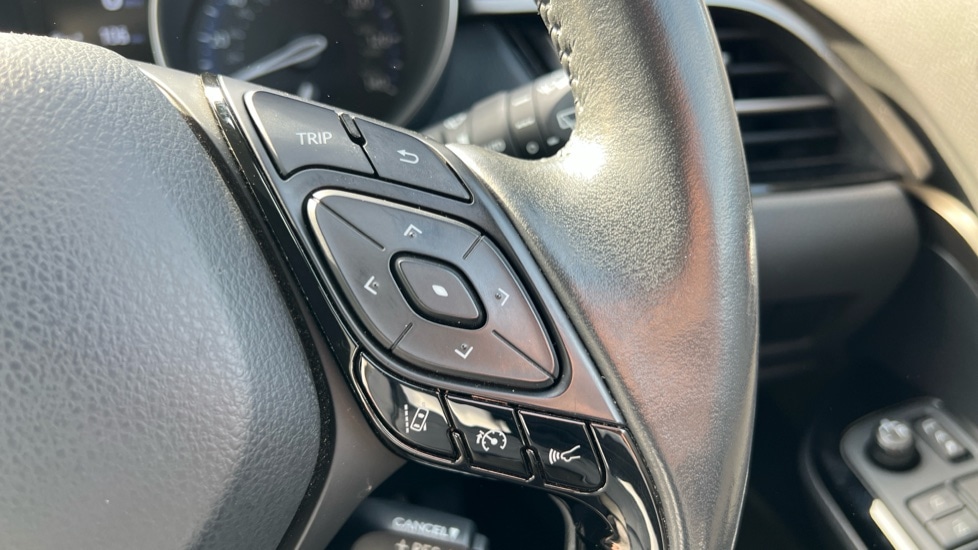 Used Toyota C-HR 2022 for sale - 76434875: Photo 22