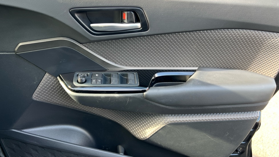 Used Toyota C-HR 2022 for sale - 76434875: Photo 30